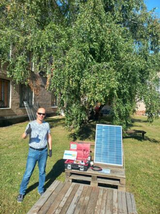 Eine Solaranlage in Sumy: Sie läuft! - Bezahlt und organisiert aus Spendengeldern von Ukraine Hilfe Graubünden, Schweiz